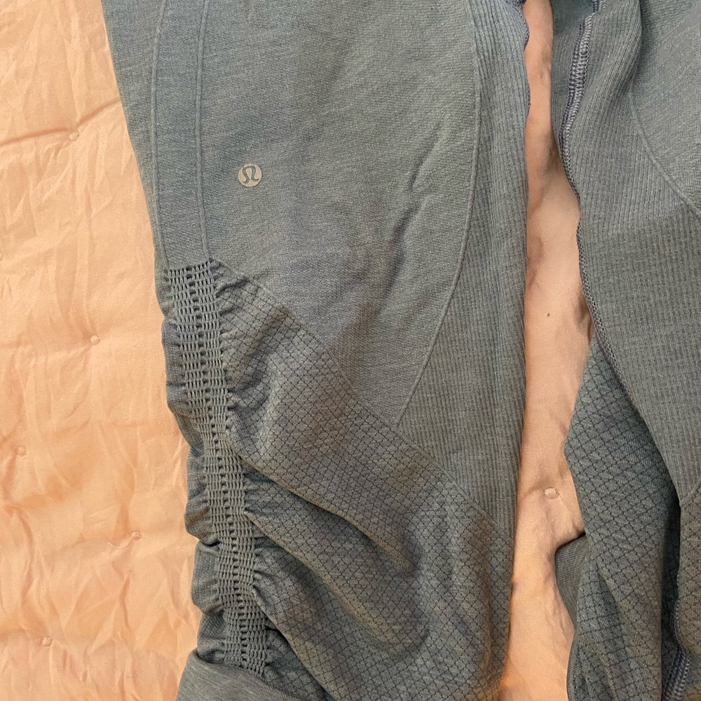 Lululemon cropped leggings